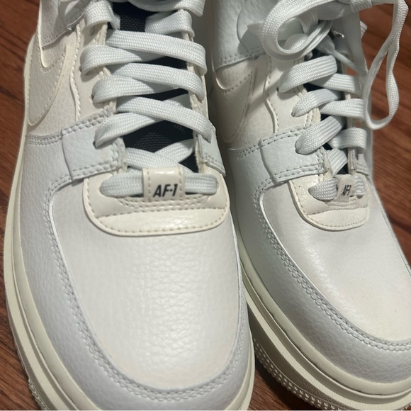 nike women’s Air Force 1 High Utility 2.0 sneakers - Picture 7 of 16